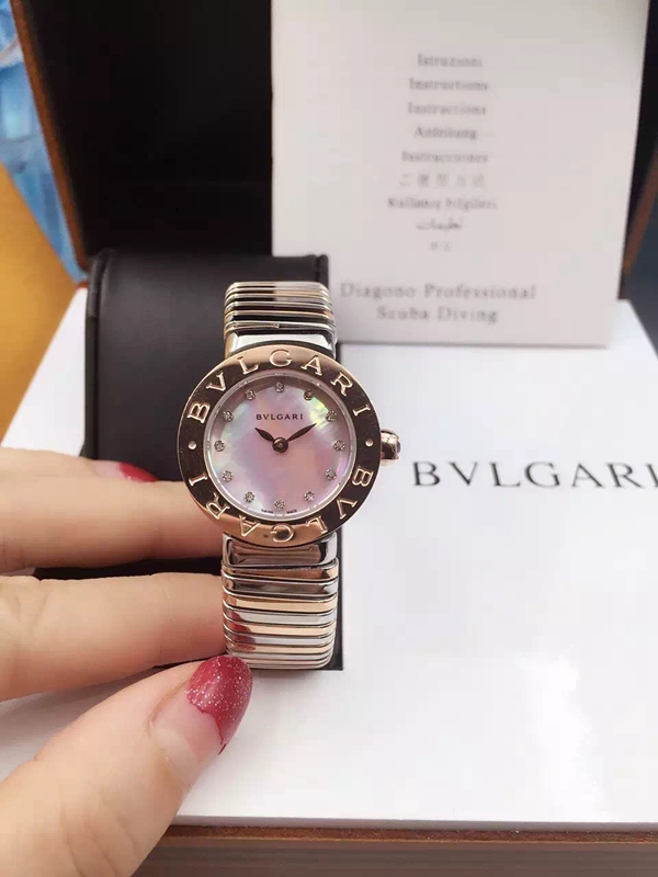 ブルガリ時計正面デザイン